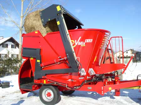 Me�alni voz BvL pri nalaganju bale  :: klikni za ve� slik::